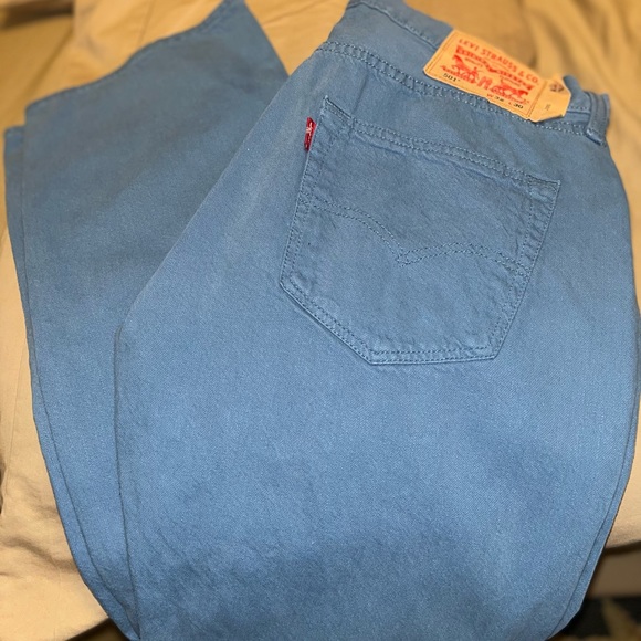 Men’s Levi’s Jeans only worn the once! Size 32x30 - Picture 4 of 4